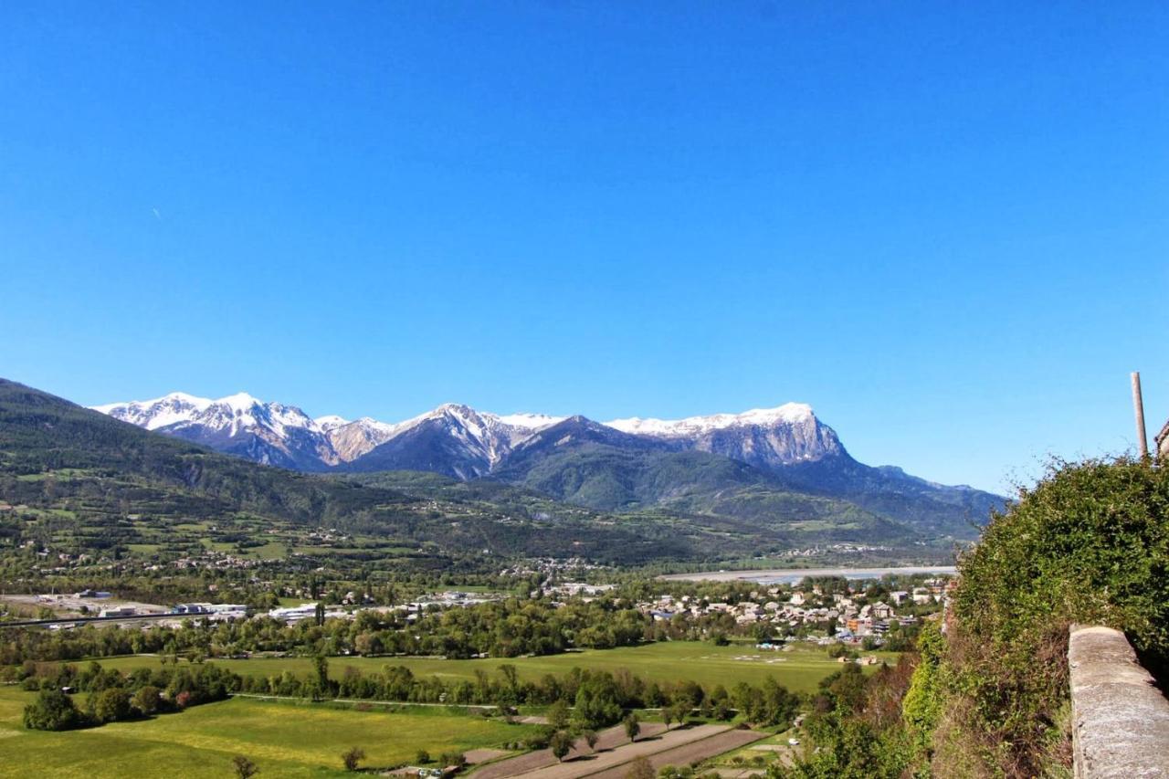 L'Hivernet, Grand Triplex Neuf Au Coeur D'Embrun Acces Facile Екстер'єр фото
